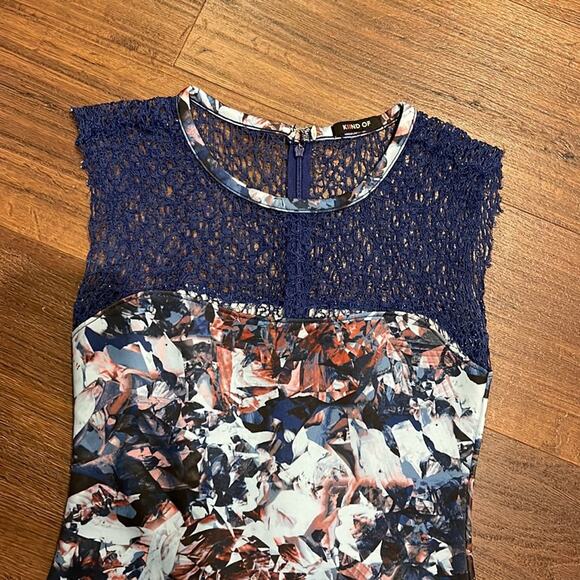 Kiind Of Dress abstract print with Crotchet upper detail MIDI Dress - Picture 2 of 4